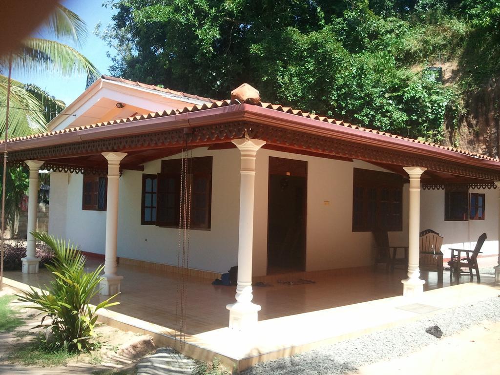 Damith Tourist Inn Mirissa Exterior photo
